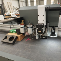 Plotter de Corte CNC de Cama Plana Digital de 1600 mm, Plotter de Corte Oscilante de Cama Plana CNC para Tablero KT
