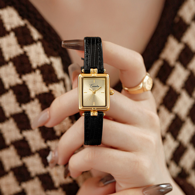 2024 New Light Luxury Women Ladies Retro Watch Pu Leather Band Art Classic Female Wristwatch Mira a Las Mujeres