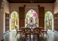Magnifique ensemble de salle à manger classique en rotin, style asiatique, confortable et soigneusement conçu, avec longue table, mobilier pour la maison et l'hôtellerie en Indonésie