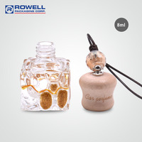 Diffuseur de parfum carré plat en gros pour voiture, flacon de parfum noir 6ml 8ml avec couvercle en bois, mini flacon de parfum en verre pour voiture