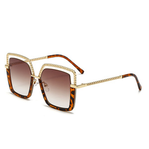 <span class=keywords><strong>Lunettes</strong></span> de soleil oversize carrées en métal pour femmes, tendance 2026, de luxe, avec dégradé unique, monture creuse à chaîne, pour hommes et femmes, grande monture - Product Image 5
