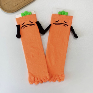 <b>Cute</b> Carrot Cartoon Mid-Calf <b>Socks</b> For Women Breathable Five-Finger Design Summer Wear Orange Color With Green Top - Product Image 3