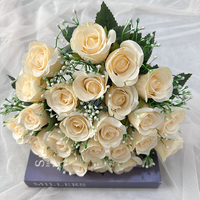 NINI 24 Köpfe Kleiner Weißer Künstlicher Rosenstrauß Handgefertigte Seidenblumen für Hochzeit, Halloween & Weihnachtsdekoration