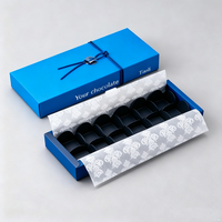 Boîtes en carton bleu recyclables avec pelliculage mat, imprimées sur mesure pour chocolats, idéales pour les événements et les magasins de luxe