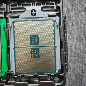 ใหม่สำหรับ 7773X ซีพียูปลดล็อค โปรเซสเซอร์ 64 คอร์ 128 เธรด 2.2GHz 280W เซิร์ฟเวอร์ EPYC 7773X Epyc 7773X ซีพียูปลดล็อค โปรเซสเซอร์ 64 คอร์ - Product Image 3