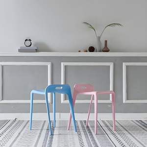 Tabouret bas en plastique coloré empilable, moderne, petit tabouret pour salon, cuisine, salle de bain, tabouret pour enfants, antidérapant - Product Image 3