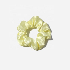 Accessoires pour <span class=keywords><strong>cheveux</strong></span> pour filles et femmes élastique uni croquant pour les <span class=keywords><strong>cheveux</strong></span> personnalisable en vrac vente en gros de chouchous en satin de soie - Product Image 4