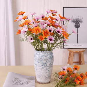Ramo de 5 Cabezas de Margaritas Artificiales Blancas, <span class=keywords><strong>Amarillas</strong></span> y Rosas, Ramas Largas, <span class=keywords><strong>Flores</strong></span> Artificiales Económicas para Decoración de Fiestas, Hogar y Bodas - Product Image 5