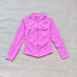 Ensemble de survêtement sportif personnalisé pour femme avec veste à fermeture éclair taille haute, legging et haut, idéal pour le sport, le fitness, la gym et le yoga - Product Image 4