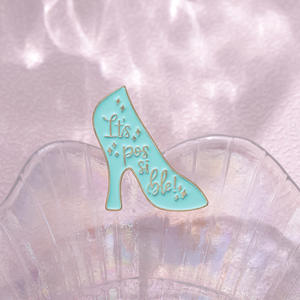 高端It's可能文字珐琅胸针高跟鞋背包徽章服装配件完美纪念品别针礼品饰品 - Product Image 4