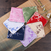 Pochette à bijoux en brocart brodé avec fermeture éclair, sac cadeau en soie avec pompon pour le rangement de colliers et bagues, vente en gros