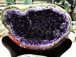 Grande grotte <span class=keywords><strong>d</strong></span>'améthyste naturelle, <span class=keywords><strong>d</strong></span>écoration <span class=keywords><strong>d</strong></span>'hôtel, en améthyste, géomancie, bureau et magasin, vente en gros, - Product Image 3