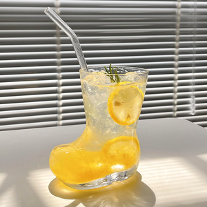 Caneca de Cerveja em Forma de Bota de Cristal Transparente, Design Clássico e Sustentável, Copo de Festa Fofo - Product Image 5