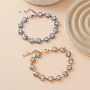 Bracelet Tennis CZ Cœur et Rectangle Plaqué Or et Argent, Chaîne de Luxe, Bijou Réglable, Cadeau Tendance pour Femme, Vente en Gros - Product Image 5