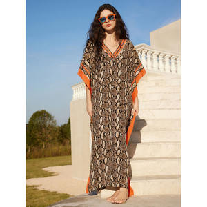 ชุดเดรสยาวผ้าเรยอนสำหรับวันหยุดพิมพ์ลายคดเคี้ยวคลุมชายหาดแบบเซ็กซี่ขนาดใหญ่ - Product Image 3