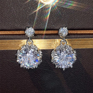 Orecchini pendenti con fiori scintillanti per donna, eleganti gioielli floreali alla moda - Product Image 3