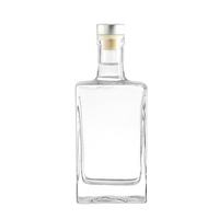 Bouteilles en verre transparentes rectangulaires et polygonales, idéales pour la vodka et le whisky, capacités allant de 500 ml à 700 ml
