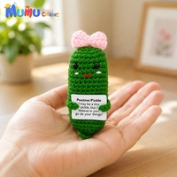 Boneka Mentimun Rajut Amigurumi Buatan Tangan dari Katun, Mainan Peluk Penyemangat, Boneka Isi Mentimun Lucu, Dekorasi Meja, Hadiah