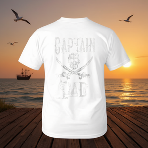 Camiseta con estampado de espadas y calavera de pirata Captain Dad para adultos, unisex, blanca - Product Image 3