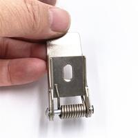 Accessoire d'éclairage pour luminaire : Plafonnier, Luminaire encastré, Spot, Downlight, Lampe tubulaire, Abat-jour, Ressort et Clip de fixation