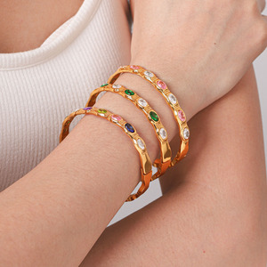 Brazalete de Zirconia Brillante y Colorido, Sin Deslustre, Pulido a Alto Brillo, Brazalete de Acero Inoxidable Chapado en Oro de 18K para Mujer - Product Image 3
