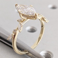 1 Karat Marquise-Schliff Maßgefertigter Blattförmiger Seitenstein Versteckter Halo Labor-Gezüchteter Diamant-Verlobungsring 18K Massivgold IGI-Zertifiziert CVD/HPHT