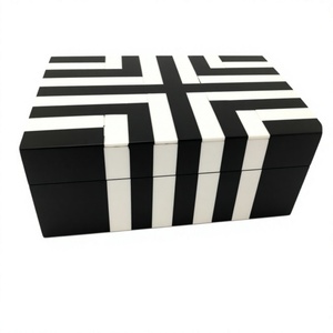 Caja de Joyería Moderna con Incrustaciones de Resina Ósea y Madera, Diseño Geométrico en Blanco y Negro, Rectangular, con Tapa, a Precio de Mayoreo - Product Image 1