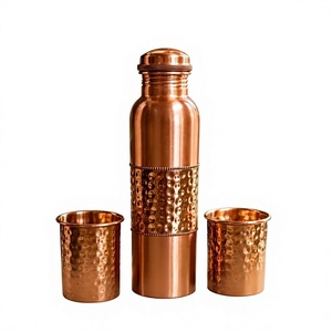 Bouteille d'eau en cuivre pur fournie par le fabricant 750ml 950ml 1000ml |   Bouteille en cuivre artisanale de qualité export avec service OEM - Product Image 1