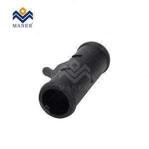 อะไหล่เครื่องยนต์รถยนต์ MANER ข้อต่อท่อหม้อน้ำ 1C0121438A สำหรับ VW Polo NEW BEETLE Seat Skoda - Product Image 3