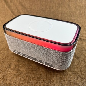 Altoparlante Bluetooth All-in-One con Caricatore Wireless da 15W, Sveglia, Lampada da Scrivania LED RGB, Radio FM per Camera da Letto, Soggiorno, <span class=keywords><strong>Gadget</strong></span> Smart per la <span class=keywords><strong>Casa</strong></span> - Product Image 1