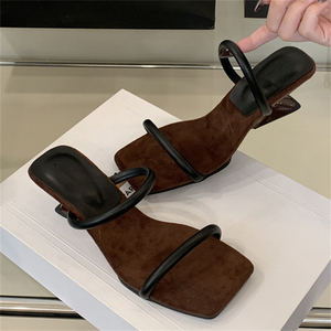 Élégantes sandales romaines noires à talons hauts, avec talon compensé personnalisé de forme spéciale pour pantoufles à bride unique, dotées d'une fonction antidérapante d'usine - Product Image 5