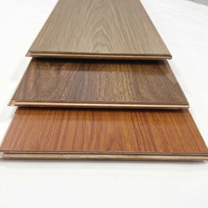 Plancher en bois de chêne à <span class=keywords><strong>prix</strong></span> d'usine, plancher en bois d'ingénierie de 12 à 18 mm, imperméable, installation facile pour une utilisation en intérieur, salle de sport - Product Image 1