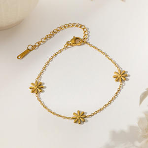 สร้อยข้อมือสแตนเลสสตีลรูปหัวใจแบบใหม่ ไม่ลอก<span class=keywords><strong>สี</strong></span> สำหรับผู้หญิง แฟชั่นทันสมัย เหมาะสำหรับวันครบรอบ ใช้งานได้หลากหลาย - Product Image 3