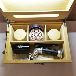 Juego de caja de almacenamiento de hierbas de bambú Premium decorativa grande, Kit de bandeja rodante, bolsa a prueba de olores, caja de alijo con cerradura y luz Led - Product Image 6