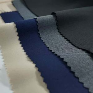 Tela <span class=keywords><strong>de</strong></span> Traje TR al por Mayor, 320g/m, Sarga <span class=keywords><strong>de</strong></span> Viscosa/Poliéster, Teñida Lisa, Elástica, para Trajes <span class=keywords><strong>de</strong></span> <span class=keywords><strong>Hombre</strong></span> - Product Image 2