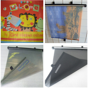 Lot de 2 pare-<span class=keywords><strong>soleil</strong></span> rétractables en PVC noir universels pour vitres arrière de voiture avec option de logo personnalisé pour enfants - Product Image 5