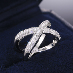 Anillo de Diamantes de Oro Blanco F439, Anillo de Compromiso de Lujo para Mujer, Corte Brillante Redondo, Color G Natural, Joyería de Oro de 18K - Product Image 1