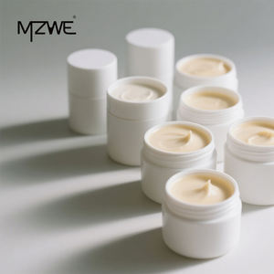 Corps Italie Semi-fini Crème pour les mains de marque privée pour le visage Non Rapide Meilleure crème chinoise de blanchiment de la peau du visage pour les femmes Vente en gros - Product Image 1