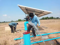 Pompe submersible solaire/CC sans balais 22000W 380V 30HP pour l'alimentation en eau agricole Irrigation de ferme-Options solaires à essence