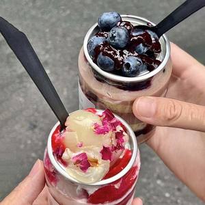 กระป๋อง PET ใสสำหรับอาหาร ขนาด 250 มล. 350 มล. 500 มล. พร้อมฝา PET ปลอดสาร BPA ปิดผนึกแบบดึงแหวน สำหรับเค้กและของหวาน - Product Image 3