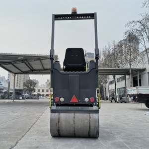 مدحلة طرق صغيرة بوزن 2.5 طن تعمل بمحرك ديزل يانمار 3 أسطوانات مبرد بالماء (محرك كوبوتا متوفر) - Product Image 5