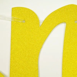 Petit livre rouge avec la même décoration de fête du premier <span class=keywords><strong>anniversaire</strong></span>, bannière dorée en papier « Un an » - Product Image 4