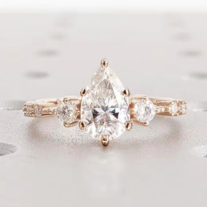 เครื่องประดับทอง18K สุดหรูแหวนแต่งงานสำหรับผู้หญิงแหวนหมั้นเพชร VVS Lab สำหรับผู้หญิงชุดง่ามตัดลูกแพร์แหวนเพชร - Product Image 1