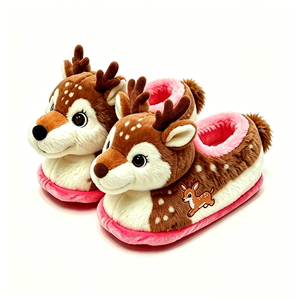 Pantoufles en peluche personnalisées en forme de cerf pour enfants, unisexes, cadeau de Noël, doublure en polaire douce avec design brodé - Product Image 1