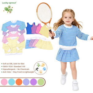 Completo 3 Pezzi per Bambine: Felpa Corta a Righe a Maniche Lunghe, Gonna Plissettata e Top Tinta Unita - Set Casual Quotidiano per Yoga - Product Image 1