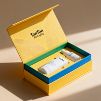 Boîte magnétique personnalisée et boîte cadeau rouge pour ensemble de soins de la peau et emballage de luxe, papier résistant aux rayures