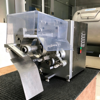 Automatische appel schil-, kern- en snijmachine