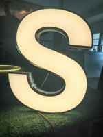 BH SIGN Enseigne lumineuse LED personnalisée avec lettres 3D frontlit, lettres découpées et lettres lumineuses latérales pour mur