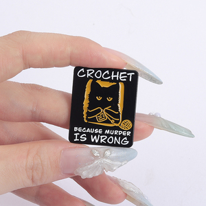 Nähen, weil stechende Menschen falsch sind Emaille Pin lustige Katze Meme Brosche Schmuck Geschenk für Handwerker Freunde - Product Image 4