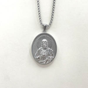 Collar con Colgante de la Virgen María, Diseño Religioso, Chapado en Oro de 14k, Acero Inoxidable 316L con PVD, para Mujeres y Hombres - Product Image 6